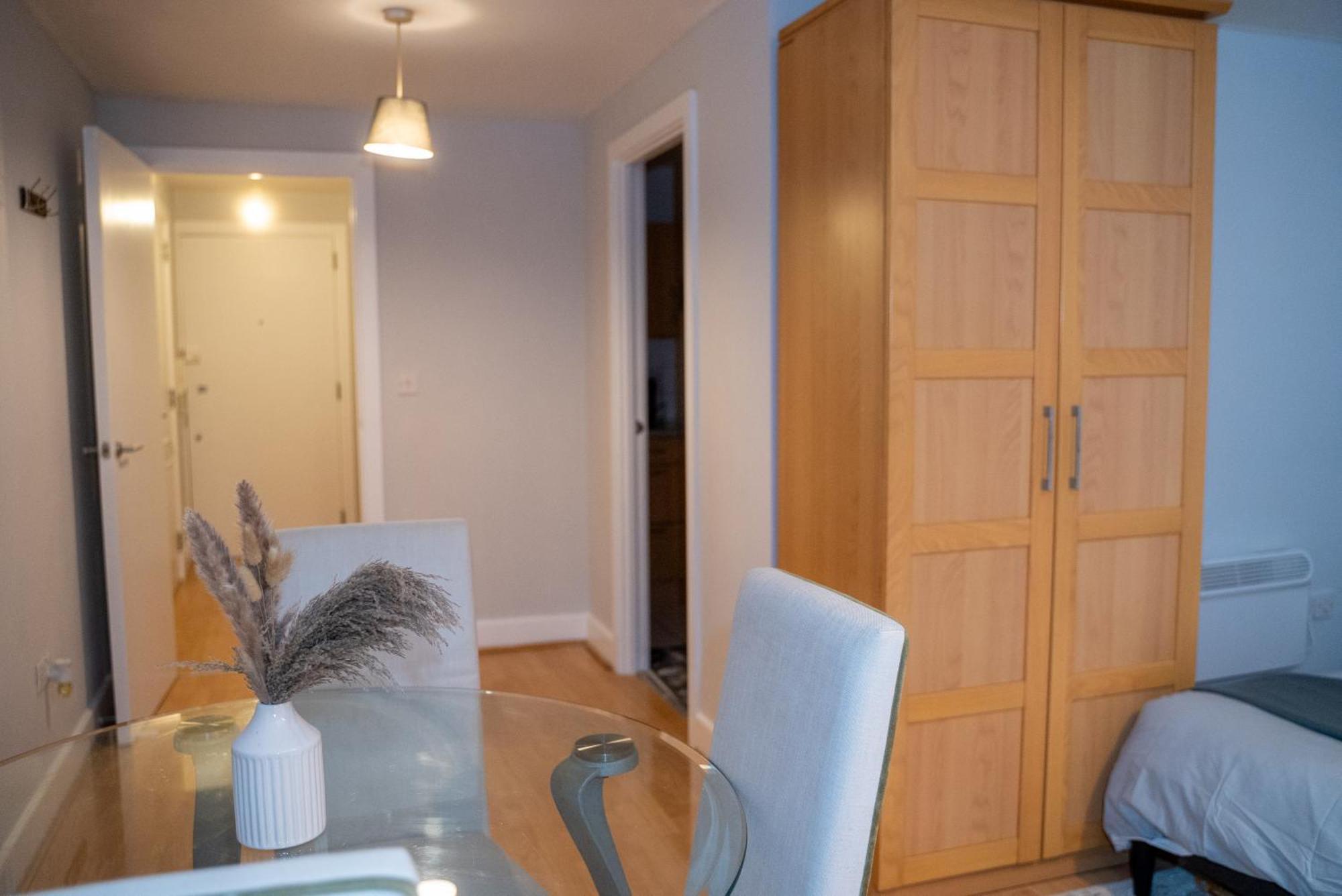 Cozy 1 Bed In Canary Wharf - Near Excel & Greenwich With Gym Acces ロンドン エクステリア 写真